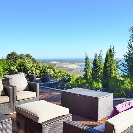 Villa Sleeps 14 With Pool Air Con And Wifi Alcabideche